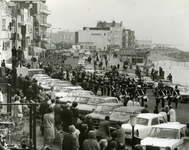 53631 Reunie van ca. 400 oud-leerlingen van de Rijks Hogere Burgerschool (RHBS). De school bestaat 60 jaar