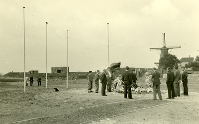 53706 Onthulling van het monument voor het 4e Commando, op de plek waar dit commando op 1 nov. 1944 landde, door de ...