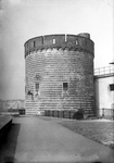 53896 De Westpoort of Gevangentoren op Boulevard de Ruyter. Middeleeuwse poort, vermoedelijk daterend uit 1491.In het ...