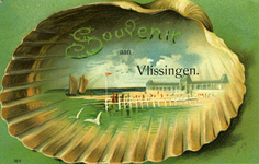 54657 'Souvenir aan Vlissingen.' Fantasiekaart, schelp met afbeelding van 2 zeilscheepjes, strand en pier