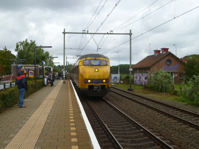 55680 Oost-Souburg, het treinstation Vlissingen-Souburg, officieel geopend op 31 mei 1986. Het perron voor de trein ...