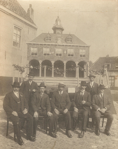 55943 Praalwagen 'Het Oude Beursgebouw van Vlissingen' voor de optocht ter gelegenheid van de Landbouwtentoonstelling ...