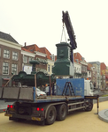 56069 Op dinsdag 6 maart 2012 wordt de fontein van Elizabeth (Betje) Wolff en Agatha (Aagje) Deken na een restauratie ...
