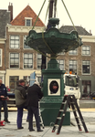56095 Op dinsdag 6 maart 2012 wordt de fontein van Elizabeth (Betje) Wolff en Agatha (Aagje) Deken na een restauratie ...
