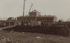 56462 Het station langs het Kanaal door Walcheren. Gebouwd in 1873 en op 12 mei 1940 tijdens oorlogs- handelingen verwoest.