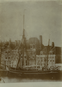 56512 Vissloep de Zeeuw (157 ton), het eerste door de Kon.Mij. De Schelde gebouwde schip. Kiel gelegd op 17 mei 1876 ...