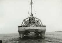 56641 Kon. Mij. De Schelde, de Dokhaven. Het Russische onderzeebootbergingsschip Kommuna. Op 1 juni 1950 arriveerde het ...