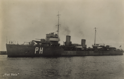 56764 Piet Hein De torpedobootjager Hr. Ms. Piet Hein van de Admiralenklasse is gebouwd door Burgerhout's ...