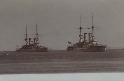 56768 Twee linieschepen van de Duitse keizerlijke marine voor de Nederlandse kust (Vlissingen of Den Helder)