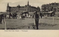 56782 'Grand Hotel met Strand - Vlissingen'. Badstrand en het Grand Hotel des Bains (later Britannia) op Boulevard Evertsen