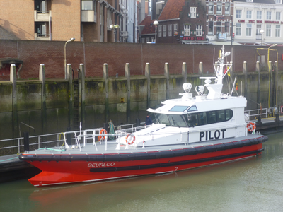 57415 De redeafhaalboot 'Deurloo' (pilot) van het Belgische Loodswezen in de Voorhaven. Deze boot is gebouwd bij de ...