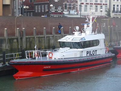 57443 De redeafhaalboot 'Honte' (pilot) van het Belgische Loodswezen in de Voorhaven. Deze boot is gebouwd bij de werf ...