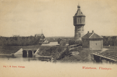 57476 'Watertoren. Vlissingen'. De watertoren gebouwd in 1894 aan de Badhuisstraat, met op de voorgrond de kleine Spuiboezem