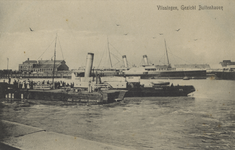 57552 'Vlissingen, Gezicht Buitenhaven'. Gezicht op de Buitenhaven met aan de ponton een veerboot van de Provinciale ...