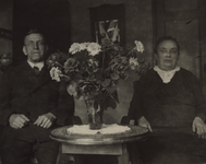 57650 Johannes van der Hout (geb. 7-7-1882 te Vlissingen en overl. 16-7-1960 te Vlissingen) en Maria Cornelia Jansen ...
