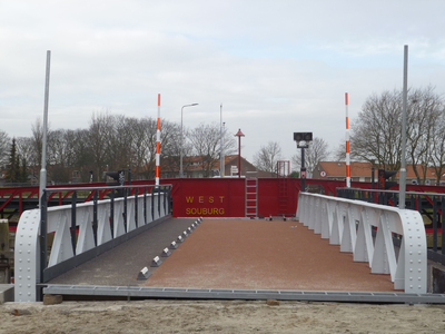 57693 De draaibrug over het Kanaal door Walcheren bij Souburg. Op 16 september 2013 werd de brug weg gehaald voor ...
