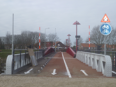 57712 De draaibrug over het Kanaal door Walcheren bij Souburg. Op 16 september 2013 werd de brug weg gehaald voor ...
