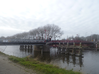 57713 De draaibrug over het Kanaal door Walcheren bij Souburg. Op 16 september 2013 werd de brug weg gehaald voor ...