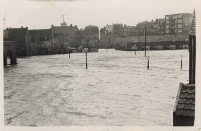 57816 Watersnoodramp 1 februari 1953. De omgeving Grote markt en Pluimstraat gezien vanuit Slijkstraat