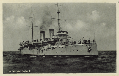 57890 'Hr. Ms. Gelderland.' Een pantserdekschip annex kruiser van de Holland-klasse, gebouwd door de scheepswerf ...
