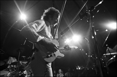 57918 Tijdens het (eerste) Straatfestival'79 in 1979 speelden op 4 juni in een tent op het Bellamypark met diverse ...