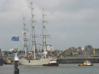 58271 De Sail Training Clipper (STV) Shabab Oman II vaart vanuit de sluizen de Westerschelde op.