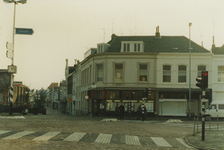 58697 De Coosje Buskenstraat en de Walstraat (links) gezien vanaf het Betje Wolffplein
