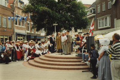 58841 Op zaterdag 17 augustus 1991 is de binnenstad van Vlissingen in Spaanse sferen, een 75 tellende Baskische ...