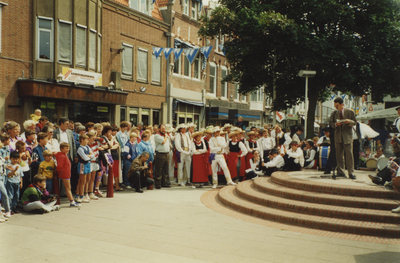 58842 Op zaterdag 17 augustus 1991 is de binnenstad van Vlissingen in Spaanse sferen, een 75 tellende Baskische ...