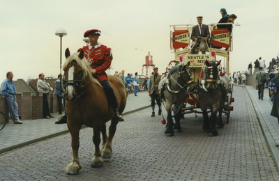 58853 Op zaterdag 13 juli vetrokkken 12 spannen met trekpaarden vanaf de Grote Markt in Brussel richting Amsterdam, ...