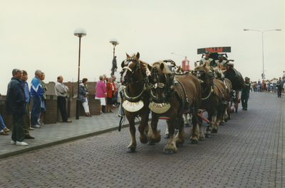 58856 Op zaterdag 13 juli vetrokkken 12 spannen met trekpaarden vanaf de Grote Markt in Brussel richting Amsterdam, ...