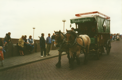 58860 Op zaterdag 13 juli vetrokkken 12 spannen met trekpaarden vanaf de Grote Markt in Brussel richting Amsterdam, ...