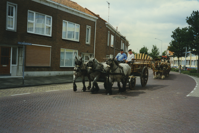 58864 Op zaterdag 13 juli vetrokkken 12 spannen met trekpaarden vanaf de Grote Markt in Brussel richting Amsterdam, ...