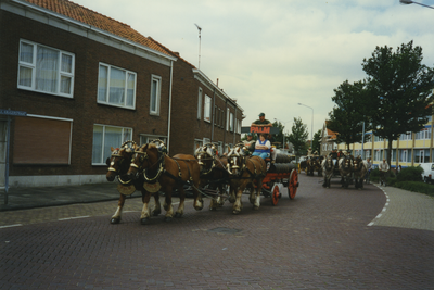 58866 Op zaterdag 13 juli vetrokkken 12 spannen met trekpaarden vanaf de Grote Markt in Brussel richting Amsterdam, ...