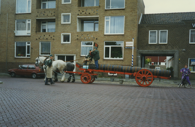 58872 Op zaterdag 13 juli vetrokkken 12 spannen met trekpaarden vanaf de Grote Markt in Brussel richting Amsterdam, ...
