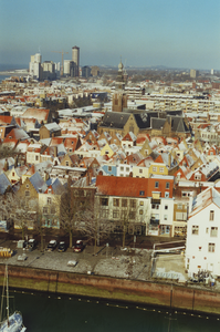 58885 De binnenstad van Vlissingen gefotografeerd vanuit de uitkijktoren van het maritiem attractiecentrum het ...