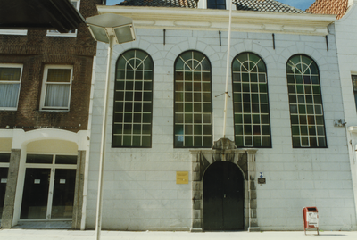 58941 De Lutherse kerk, Walstraat no.23. Het gebouw werd in 1735 van het Schuttersgilde overgenomen en in dat jaar voor ...