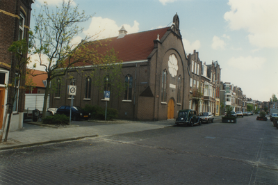 58943 De Christelijk Gereformeerde Kerk in de Kasteelstraat, hoek Lammensstraat (foto juni 1991).