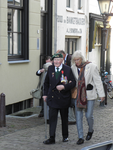 59024 Onthulling maquette hoek Nieuwstraat ter herinnering aan de op 1 november 1944 gesneuvelde Schotse militair ...