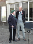 59025 Onthulling maquette hoek Nieuwstraat ter herinnering aan de op 1 november 1944 gesneuvelde Schotse militair ...
