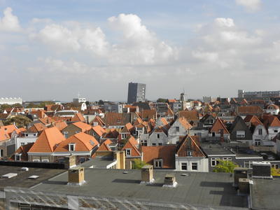 59033 Gezicht vanaf 5 hoog Lange Zelke over de stad richting Schelde zichtbaar onder meer uitkijktoren