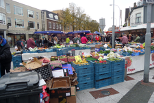 59312 Vlissingse weekmarkt voor de laatste keer op de oude plek aan de Coosje Buskenstraat en kop ...
