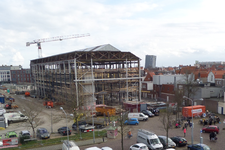 59376 Gezicht vanaf de parkeergarage aan de Hellingbaan op de werkzaamheden aan het WVO Zorg woonzorgcomplex Scheldehof ...