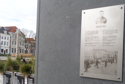 59391 Sinds 1 november 2014 hangt op de hoek van de Nieuwstraat met Bellamypark 20 een plaquette (onthuld op 1 november ...