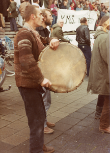 59408 Protestactie van Schelde-werknemers in Vlissingen op maandagochtend 7 februari 1983 tegen de dreigende afbraak ...
