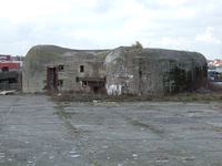 59429 Bunker van het type 630 in Stützpunkt Nettelbeck I ligt op een bedrijfsterrein aan het einde van de doodlopende ...
