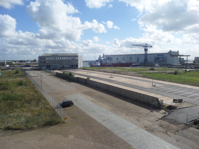 59448 Nieuw parkeerterrein voor Damen-medewerkersl tussen de Machinefabriek en de Timmerfabriek in Vlissingen. Deze ...