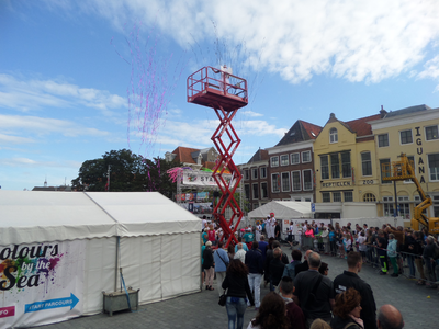 59506 Het kleurrijke hardloopevenement Color Run 'Colours By The Sea' in Vlissingen werd op zaterdag 13 juni 2015 voor ...