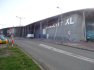 59544 Bouw van een nieuwe grote zaal bij bioscoop CineCity in Vlissingen aan de Spuikomweg 1. Het bestaande ...