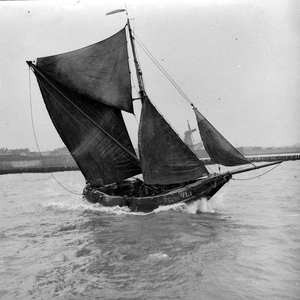 10929 Nederlands visserschip VLI 1, de Twee Gebroeders, R. Oreel, Vlissingen